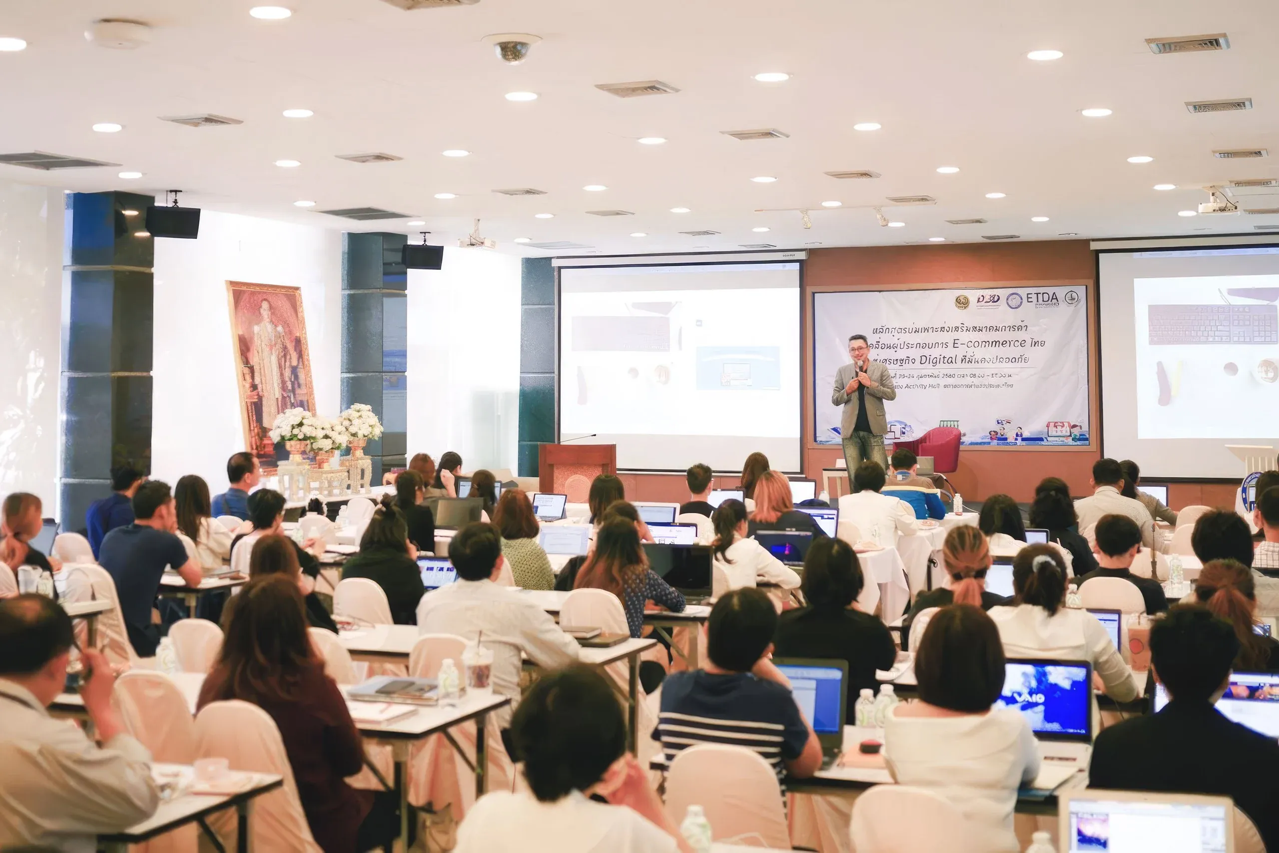 อบรมผู้ประกอบการในโครงการ SMEs Go Online ร่วมกับ ETDA — วางหลักสูตรธุรกิจออนไลน์ระดับประเทศ